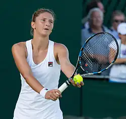 Irina-Camelia Beguová během kvalifikace Wimbledonu 2015