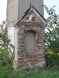 Velmi poškozená kaplička