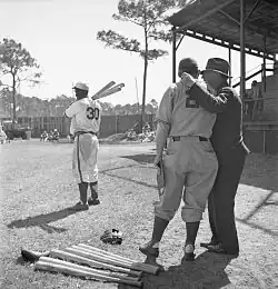 Ronnie Jaques: Jackie Robinson na fotografii pravděpodobně zveřejněné v montrealských novinách The Standard kolem roku 1946