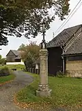 Křížek na návsi