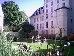 Jardin Francs-Bourgeois-Rosiers