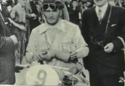 J. F. Koch na motocyklu ČZ v cíli Soutěže Maloud dohodou s Ing. Šulou (září 1937)