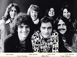 Jefferson Starship v r. 1976 (D. Freiberg vlevo vepředu)