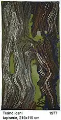 Tkáně lesní, autorská, ručně tkaná tapiserie 215 × 115 cm, 1977