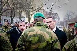 Stoltenberg a generální tajemník NATO Anders Fogh Rasmussen