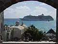 Turistická loď u pobřeží Quintana Roo