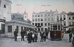 Tramvaj na konečné zastávce na jihlavském náměstí (po r. 1909)