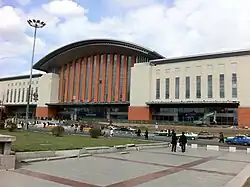 Část nádražní budovy