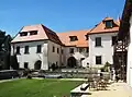 Jílové, historický dům Mince, dnes muzeum, od východu