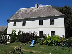 Tvrz-starý zámek