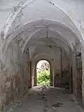 Průjezd do dvora