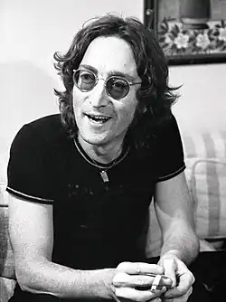 Lennon v roce 1974