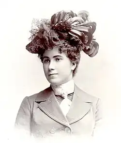 Josefína Horová-Kounicová na portrétu v mladém věku