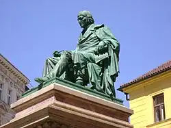 Pomník Josefa Jungmanna (detail)