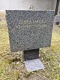 Symbolicky náhrobek J. Maceje na Čestném pohřebišti v Ďáblicích