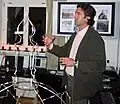 Umělec Juan Garaizabal při práci (2009)