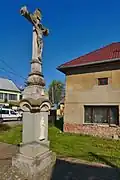 Kříž před kaplí