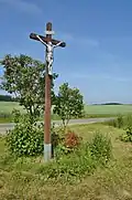 Kříž severozápadně za obcí