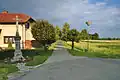 Kříž u cesty ke hřbitovu
