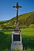 Kříž u hřiště