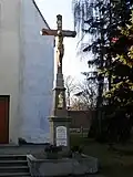 Kříž u kostela Bedřichovice.jpg