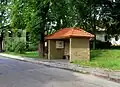 Zastávka v Čeněticích – části Křížkového Újezdce