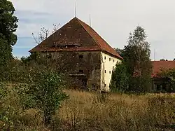 Křenice, tvrz.jpg