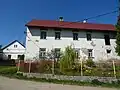 Dům