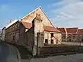 Křižovnický dvůr, pohled z ulice Ke Smíchovu (2025)