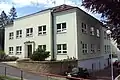 Budova školy po rekonstrukci v roce 1993