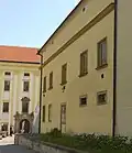 Pohled na zadní trakt budovy z Pilařovi ulice