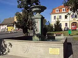 Kašna Žandov.jpg