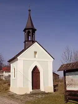 Kaplička v obci Kamení
