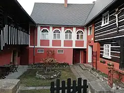 Spojovací budova