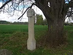 Kamenná u Nových Hradů (Sacherles) - boží muka při silnici do Rychnova u Nových Hradů (1).jpg