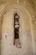 Odkryté okno v jižní stěně