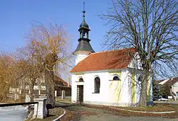 Kaple svatého Antonína u návesního rybníka