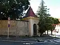 Kaple sv. Petra a Pavla v klášterní zdi