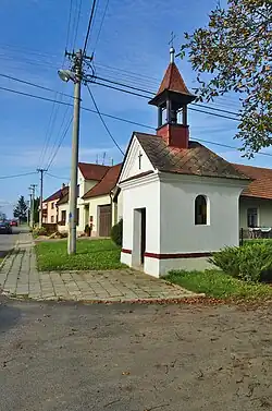 Kaple v severozápadní části obce