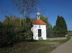 Kaple ulici Ke Dvorům