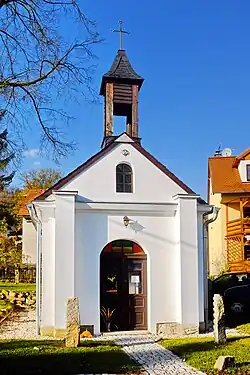 Kaplička na návsi