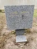 Symbolický náhrobek K. Hořínka na Čestném pohřebišti v Ďáblicích