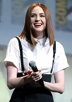 Karen Gillanová, která ztvárnila Nebulu