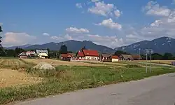 Pohled na obec při příjezdu od Valentové