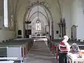 Pohled z lodi do kněžiště