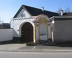 Katovice_(okr._Strakonice),_kaplička_sv._Jana_Nepomuckého.JPG