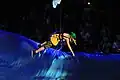 Katy zpívá Walking on Air ve vzduchu