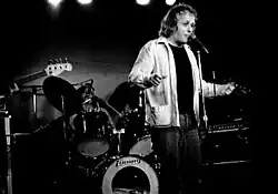 Coyne při koncertu v Torontu, rok 1981