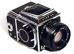 Kiev-88 TTL se složeným šachtovým hledáčkem