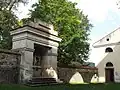 Hrobka Tiegelů z Lindenkronu naproti kostelu svatého Prokopa